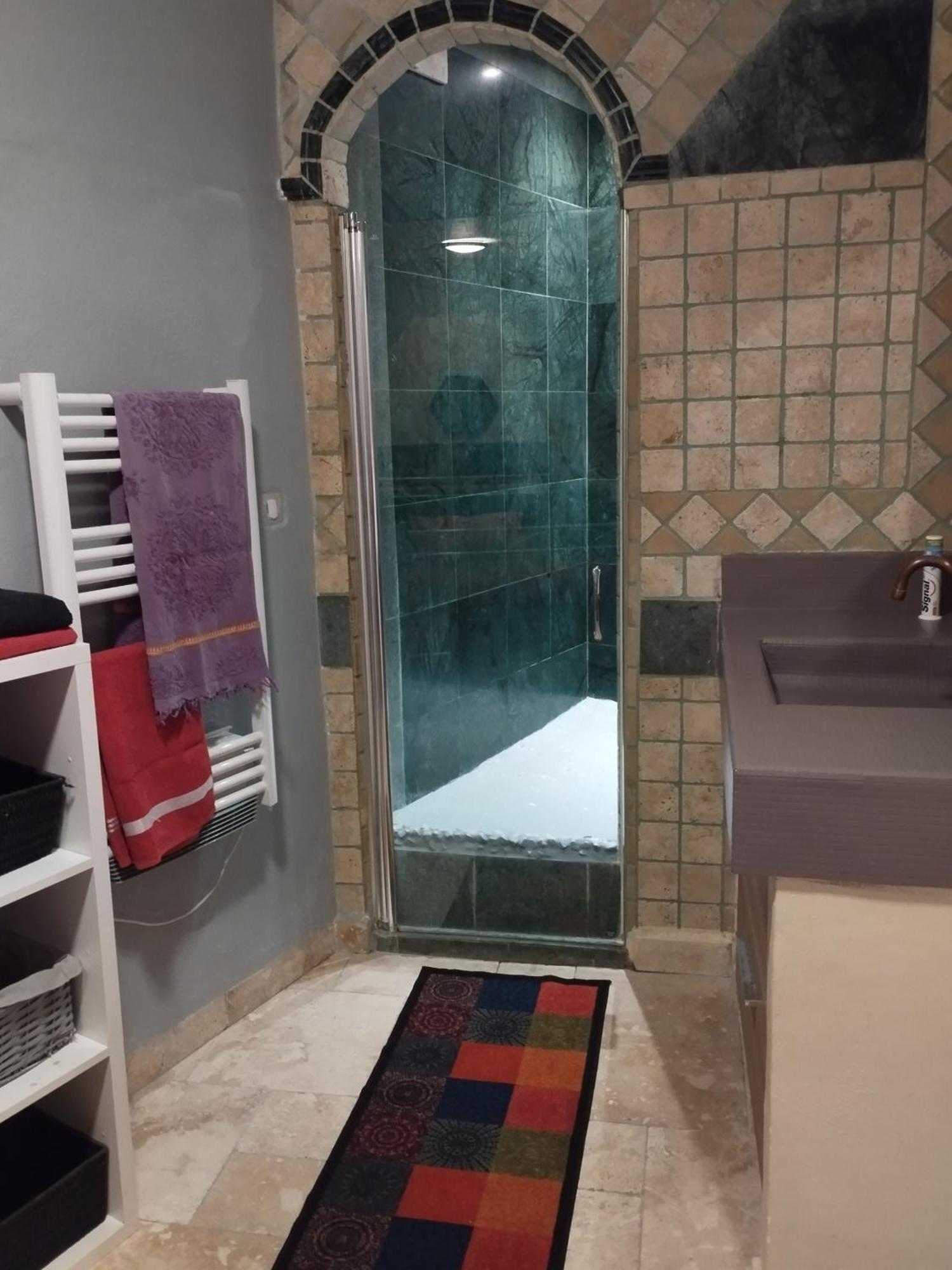 Tres Bel Appartement Cosy Et Chaleureux A Ним Екстериор снимка