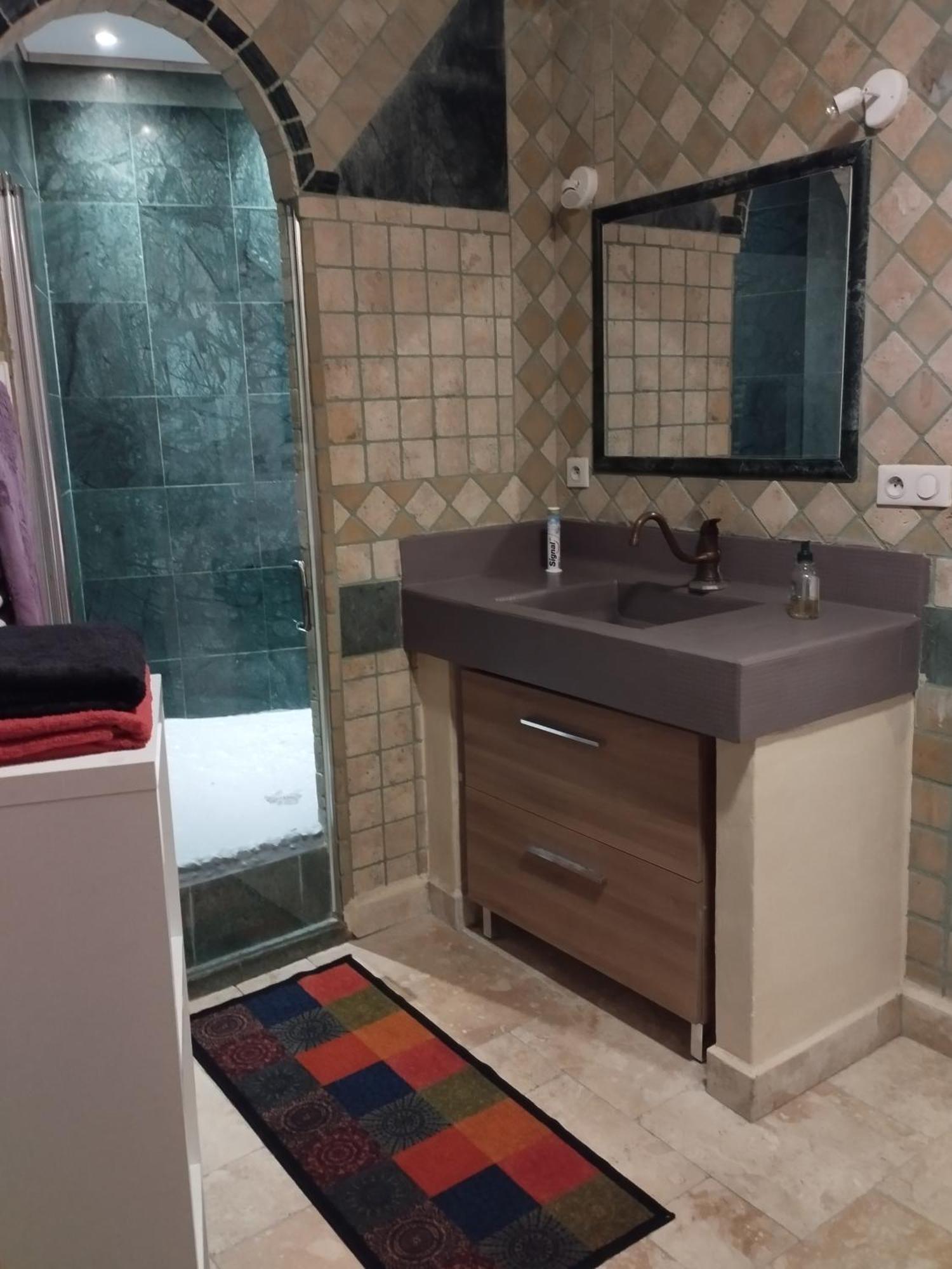 Tres Bel Appartement Cosy Et Chaleureux A Ним Екстериор снимка