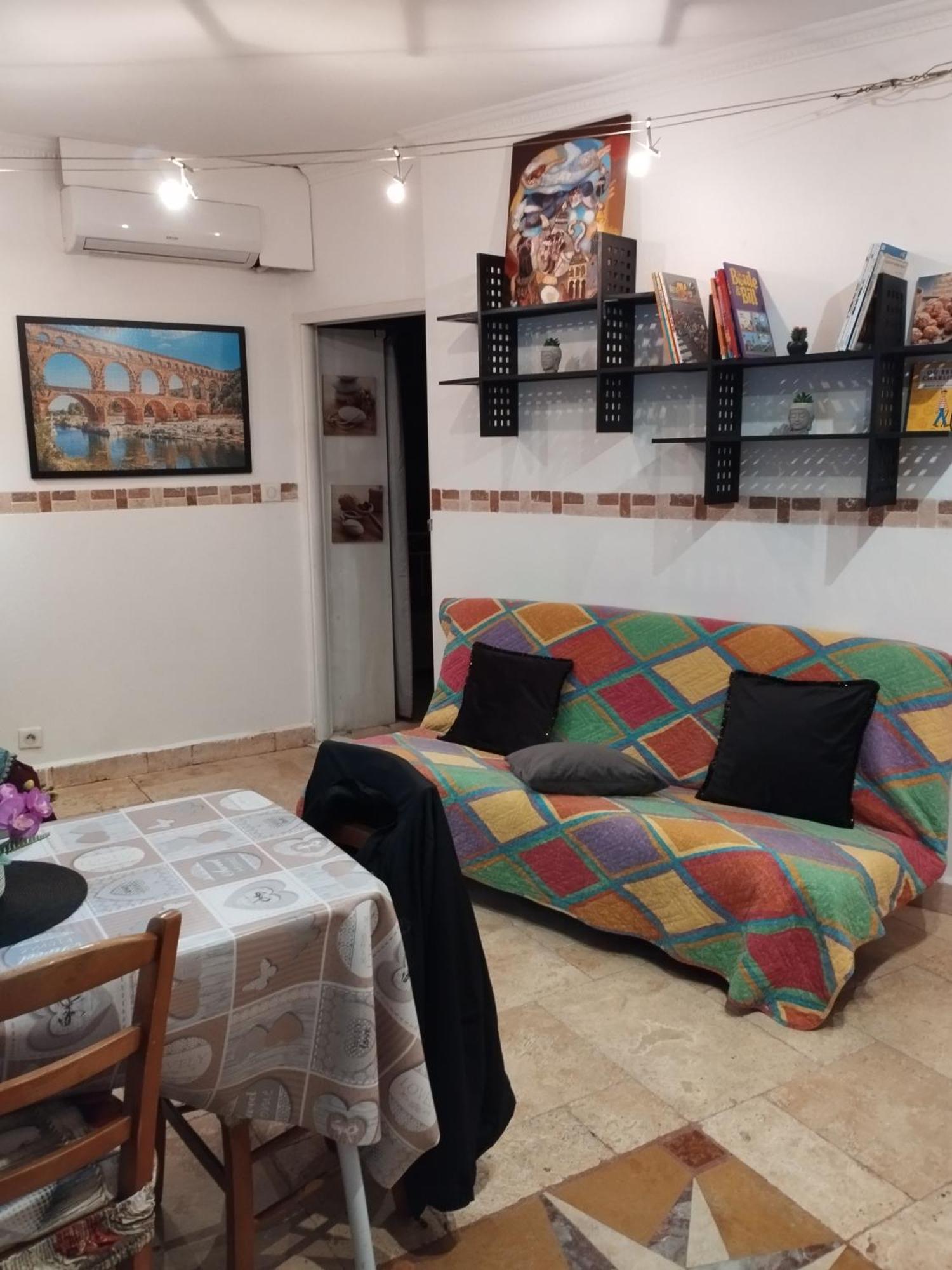 Tres Bel Appartement Cosy Et Chaleureux A Ним Екстериор снимка